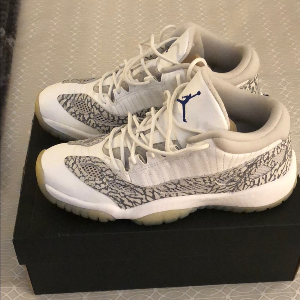 Jordan retro 11 low